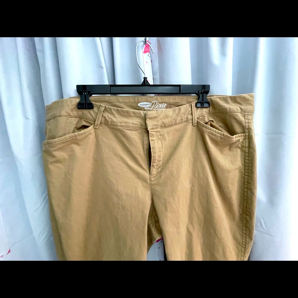 Old Navy Pixie crops